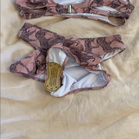 Blush pink cheetah cutout bikini - Picture 3 of 3